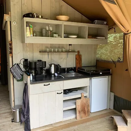 Luxe tent Glamping Wolfskuilen