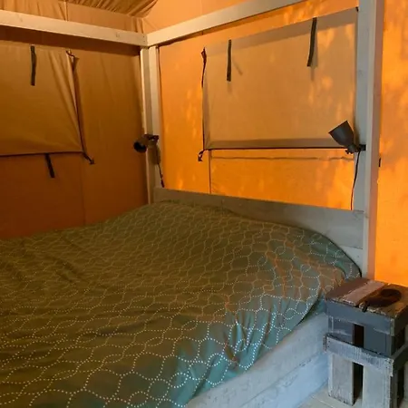 Glamping Wolfskuilen Luxe tent Lieren